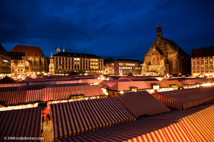 German travel stock image: Photo of Nuremberg Christmas market - bilder Nuernberg Weihnachtsmarkt, Germany 2008. Cody Duncan Photography